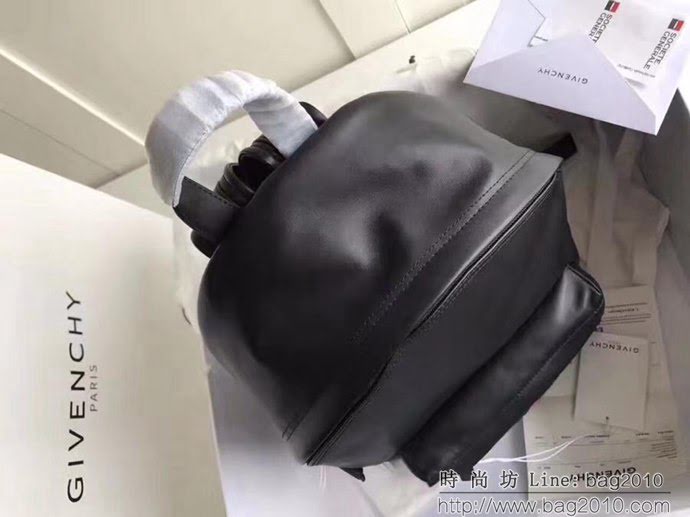 GlVENCHY紀梵希 爆款 頭層牛皮 原版亞銀五金 織帶＋兩顆小金屬五角星 休閒雙肩包 潮人必備款  tsg1227